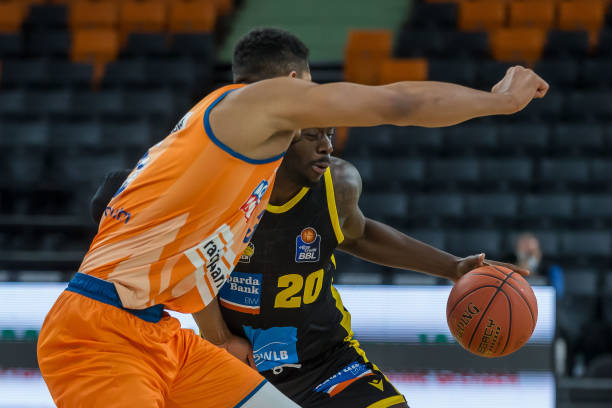 容的领军人 容的领军人