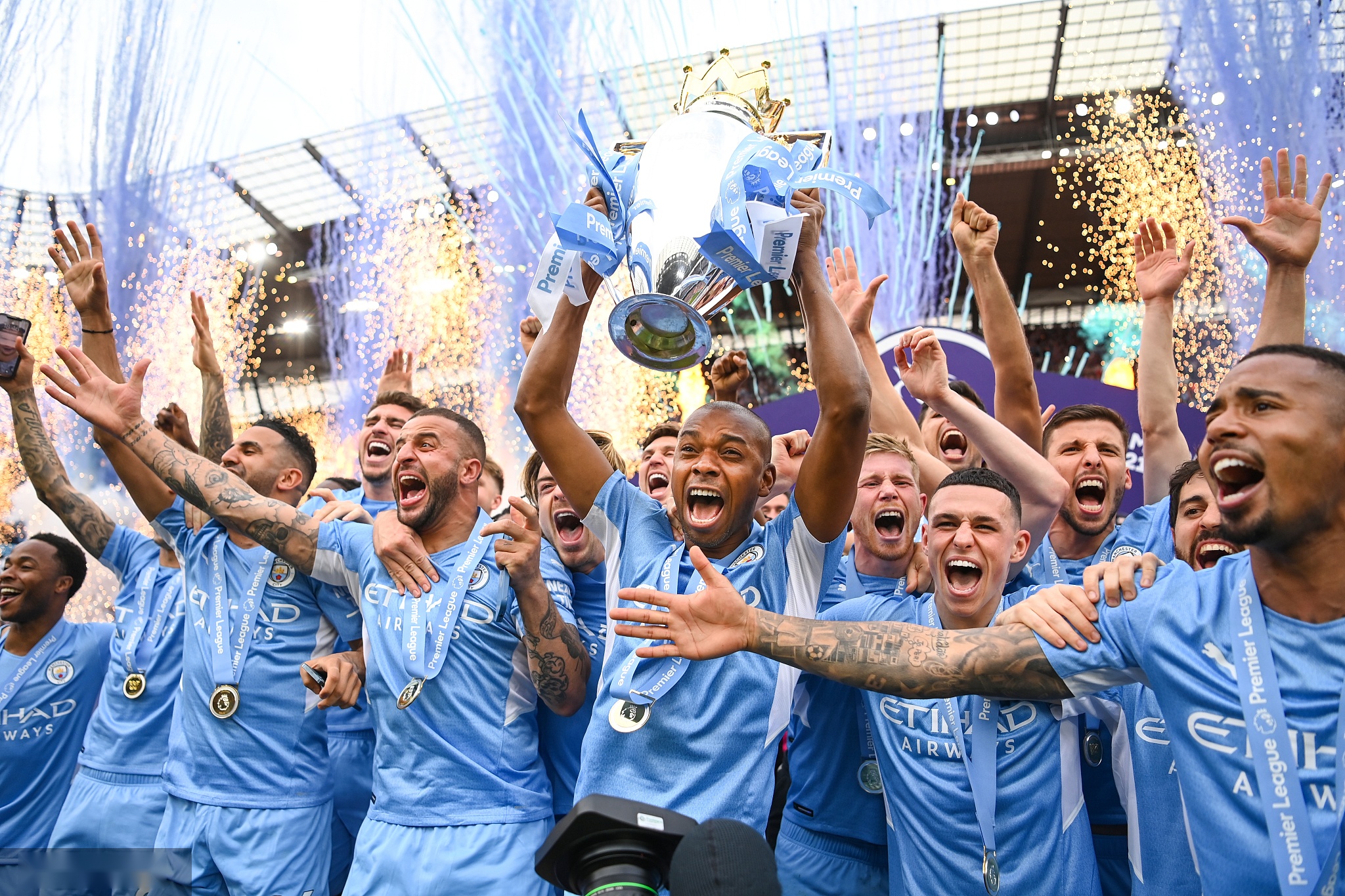 巴西队也逐 巴西队也逐