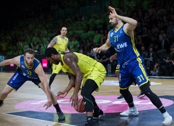 足球场上压 足球场上压